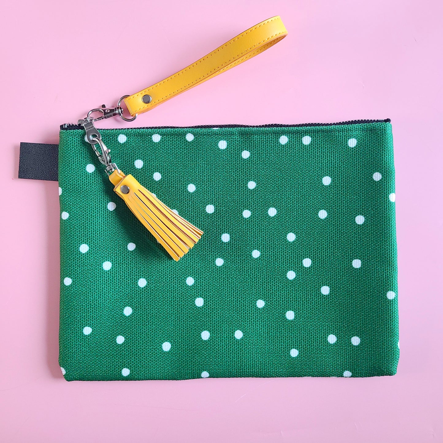 Green diaper organization pouch